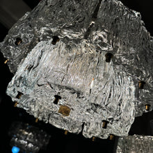 Load image into Gallery viewer, BAROVIER e TOSO / 1950s Mattonella Murano Glass Chandelier