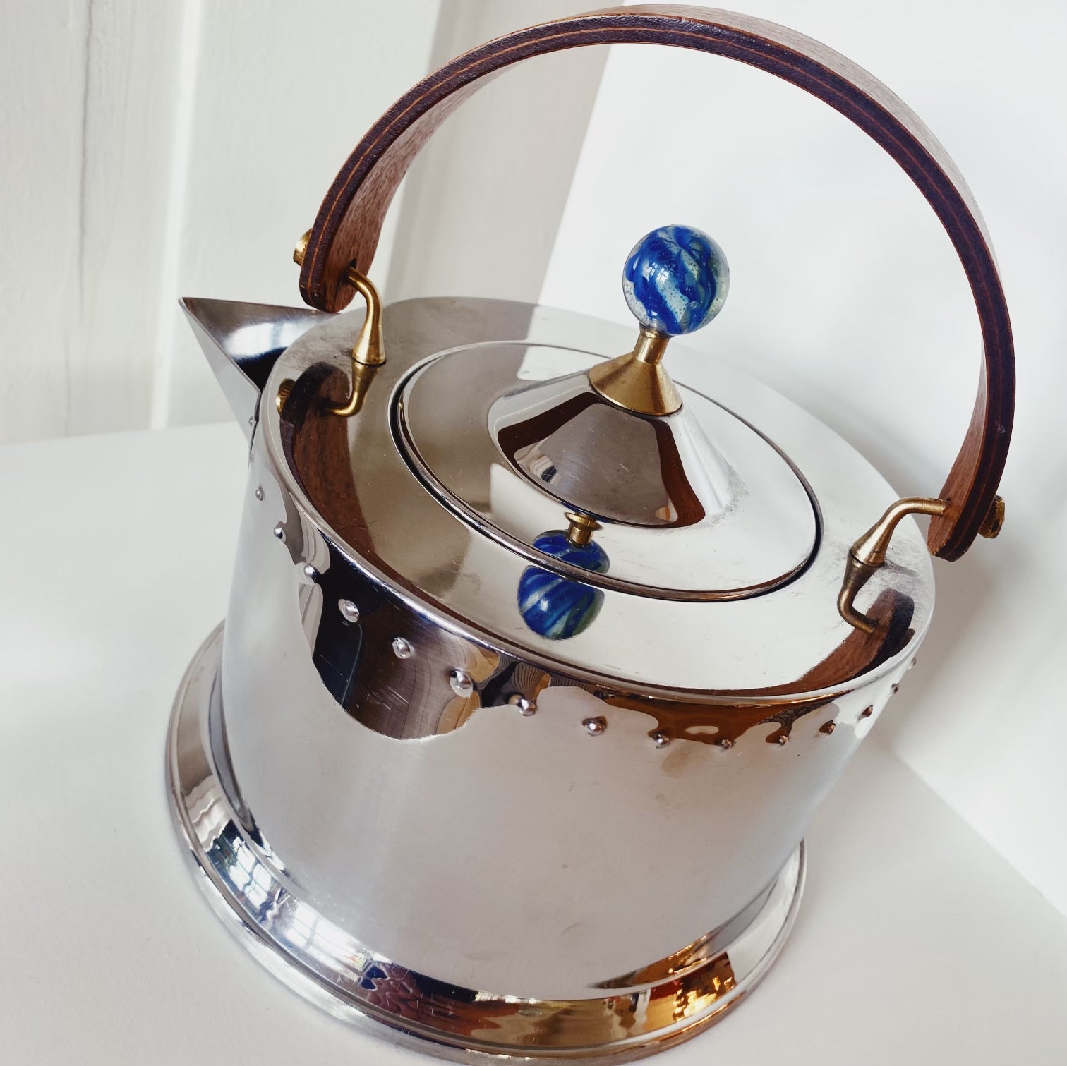 Bodum デザインやかん C. Jørgensen stoop | Tea Kettle by Carsten Jorgensen for Bodum in Brass , Wood