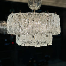 Load image into Gallery viewer, BAROVIER e TOSO / 1950s Mattonella Murano Glass Chandelier