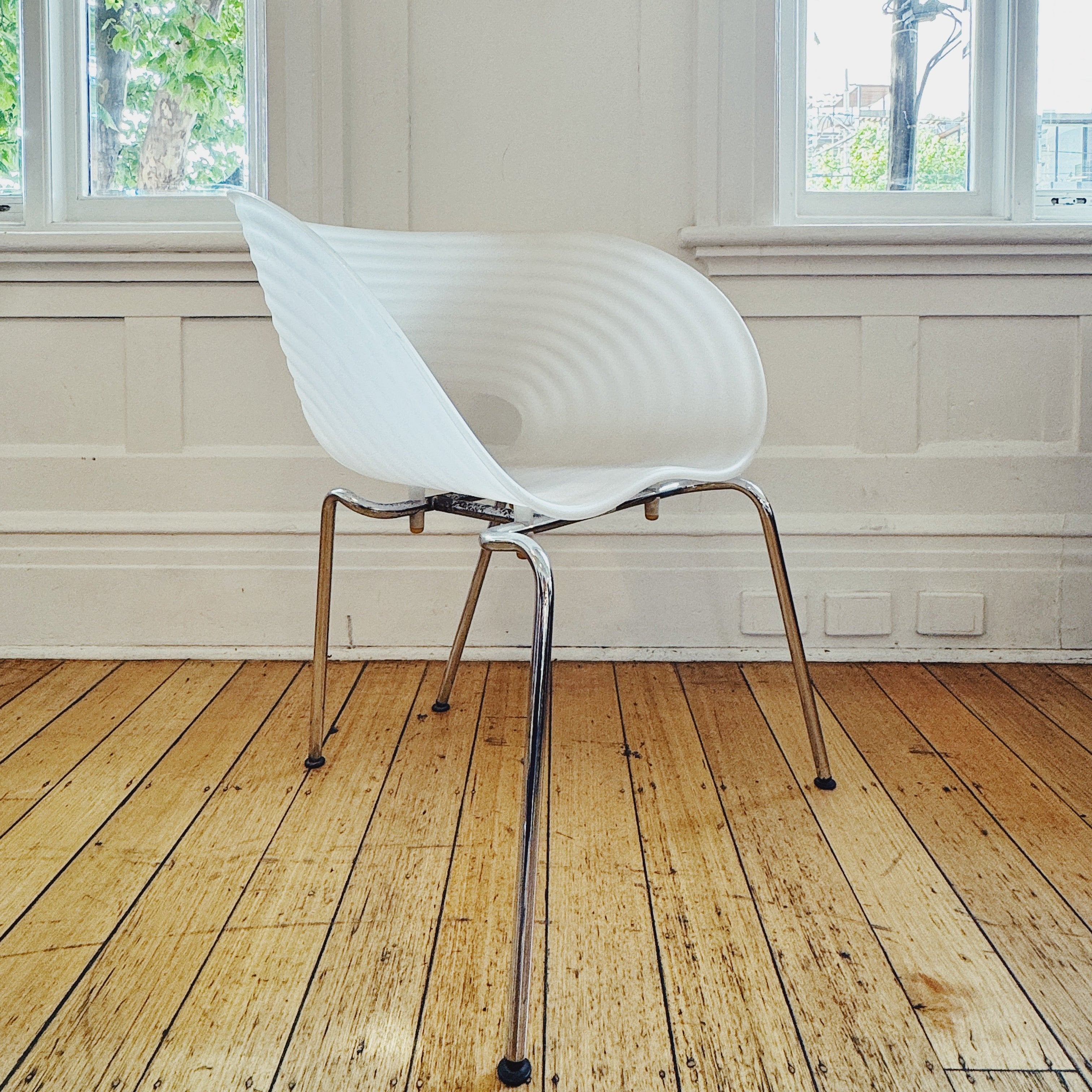 vitra】Tom Vacホワイト ダイニングチェア ロンアラッド ⁄ ヴィトラ