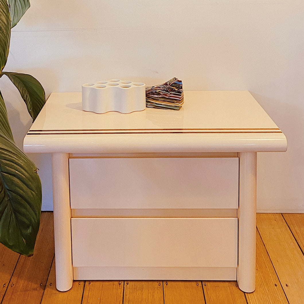 HI-GLOSS / Post Modern Soft Pink Bedside Table