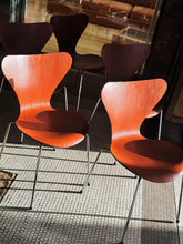 Load image into Gallery viewer, FRITZ HANSEN / Series 7 Chairs by Arne Jacobsen
