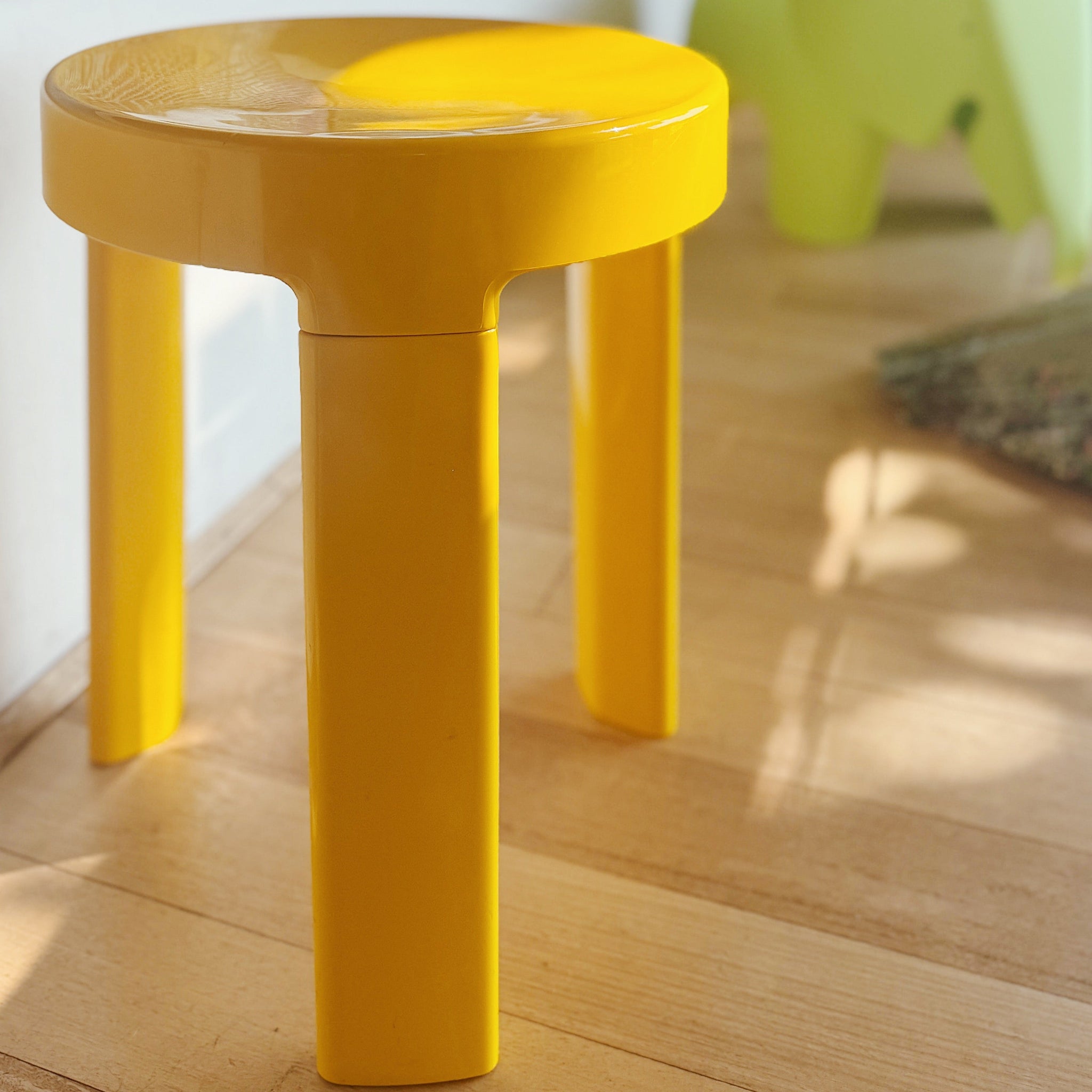 ROYAL DOULTON / Pedigree Trivette Stool – Domestic Fantasies