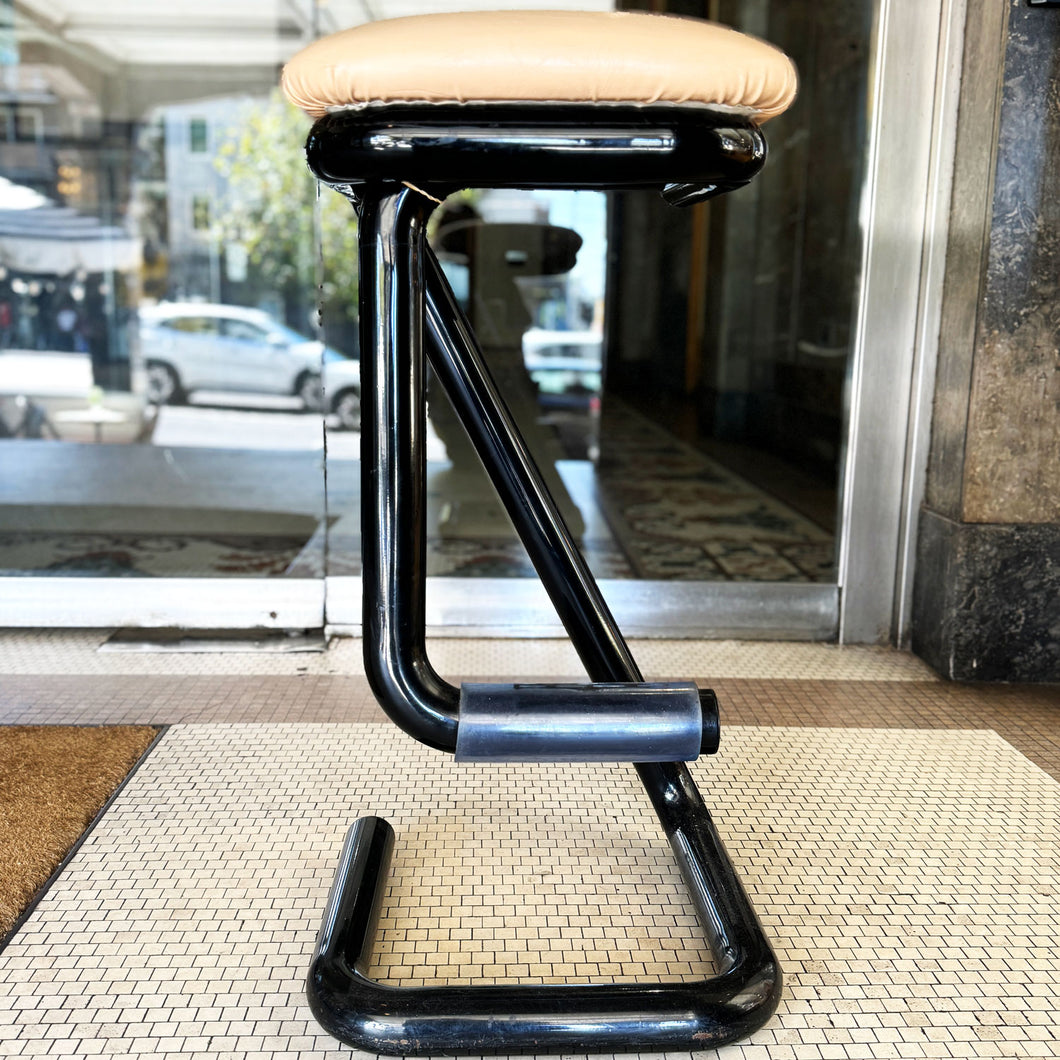 NYLEX / Tubular Paperclip Stool - Black/Tan