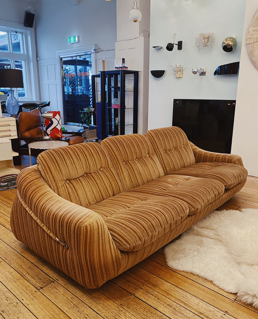 FANTASY #325 / 1970’s Italian Lowline Bomboloni Sofa Setting