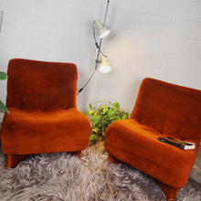 Load image into Gallery viewer, FANTASY #176 / Cross Base 70&#39;s Sofa Chair - Rust
