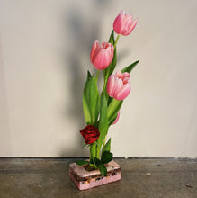 Load image into Gallery viewer, DOMESTIC FANTASIES /Ikebana Resin Vessel / Crackle Pink
