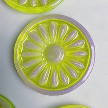 Load image into Gallery viewer, BEVERLY / Daisy Coaster / Yellow
