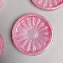 Load image into Gallery viewer, BEVERLY / Daisy Coasters / Pink
